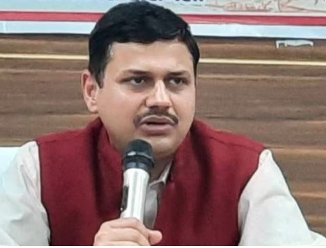 IAS कौशल राज शर्मा को प्रतिनियुक्ति पर दिल्ली बुलाया गया, सीएम योगी ने बनाया था अपना सचिव