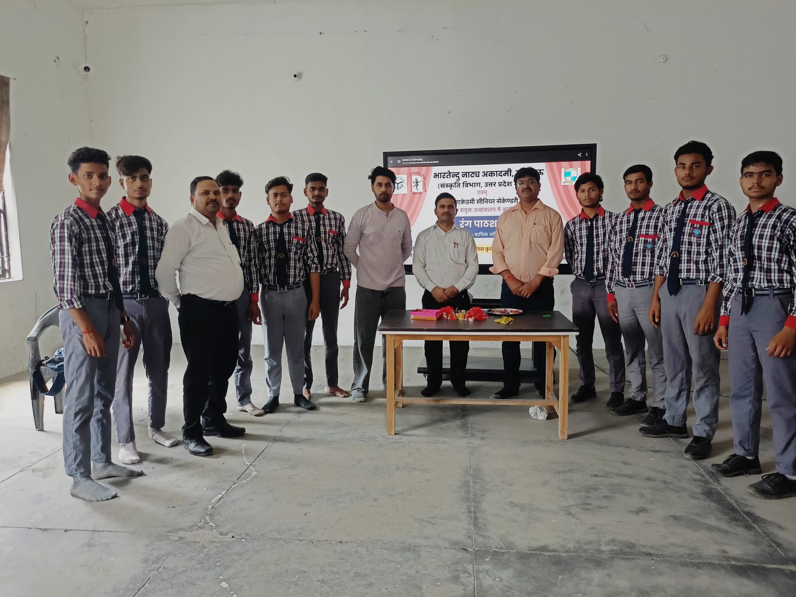 मॉर्डन एकेडमी सीनियर सेकेंडरी स्कूल नौतनवा में शुरू हुआ दस दिवसीय नाट्य प्रशिक्षण