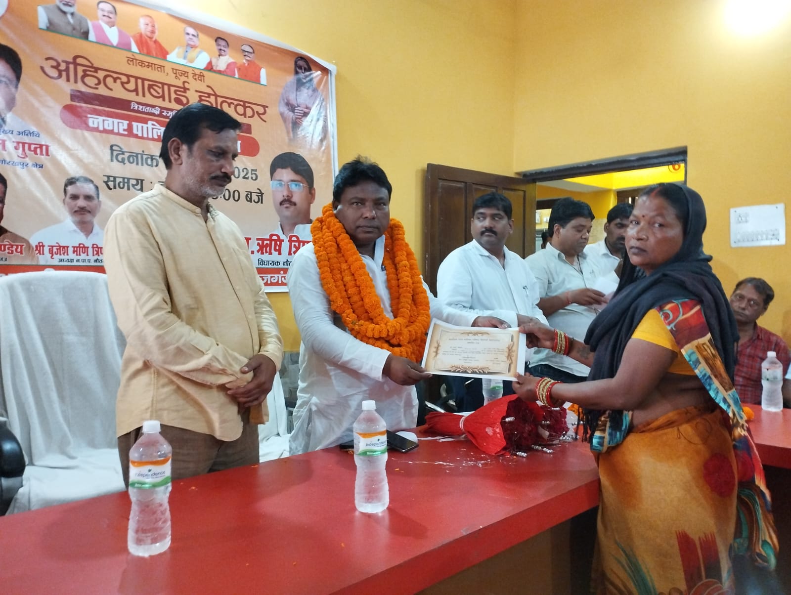 नौतनवां नगर पालिका में अहिल्याबाई होलकर स्मृति कार्यक्रम,महिला कर्मचारियों को किया सम्मानित, अहिल्याबाई को नारी शक्ति की मिसाल बताया