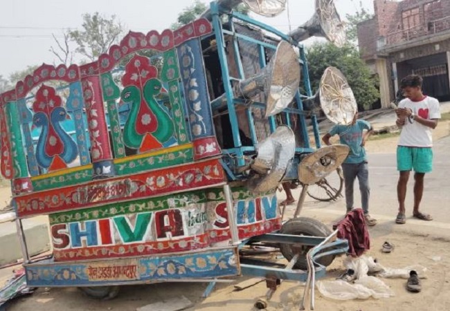 बरेली में बैंड लेकर लौट रहे बच्चों को कार ने कुचला, तीन की दर्दनाक मौत