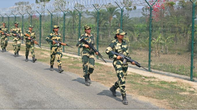 India-Bangladesh border high alert : भारत-बांग्लादेश बॉर्डर पर हाईअलर्ट , 2 महीने के लिए  लगाया गया नाइट कर्फ्यू