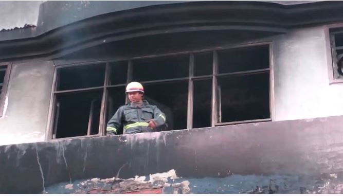 Kanpur Fire Accident : जूता कारोबारी, पत्नी समेत तीन बेटियों की जलकर मौत, छह मंजिला इमारत में लगी थी आग