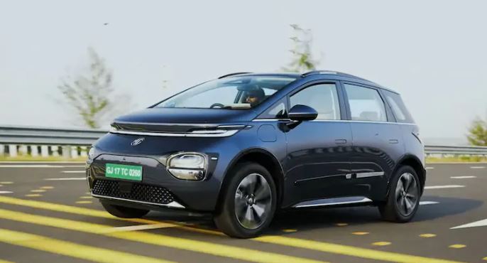 Maharashtra EV Policy 2025: महाराष्ट्र सरकार ने इलेक्ट्रिक वाहनों को किया टोल फ्री, ई-कार पर 2 लाख रुपये तक सब्सिडी
