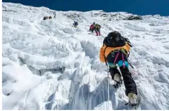 Mount Everest Climbers Death : माउंट एवरेस्ट पर इस सीजन में दो पर्वतारोहियों की साउथ कोल पर चढ़ाई के दौरान हुई मौत