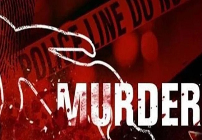 Murder: भदोही में दलित युवक की पत्थर से कूचकर हत्या, खेत में पड़ा मिला शव, इलाके में मचा हड़कंप