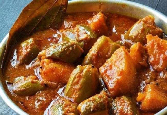 Parwal Masala Curry: आज लंच में ट्राई करें परवल मसाला करी, रोटी, पराठे या दाल चावल के साथ करें सर्व