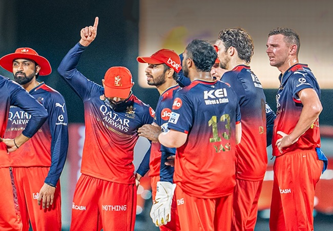 RCB ने प्लेऑफ से पहले हासिल किया बड़ा मुकाम; 5-5 IPL ट्रॉफी जीतने वाली MI-CSK कोसों दूर