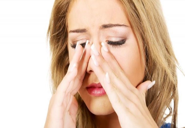Sinus problem: साइनस से परेशान हैं तो, इससे छुटकारा दिलाने में मदद करेंगे ये घरेलू उपचार