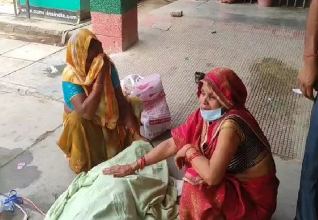 Shahjahanpur News: मेडिकल कॉलेज में ऑक्सीजन गैस लीक होने से मची भगदड़, एक की मौत