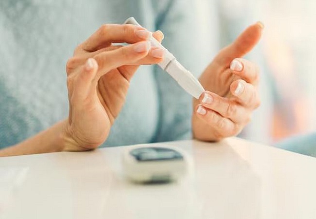 Ayurvedic powder to control sugar: शुगर को कंट्रोल करने के लिए घर में ऐसे बनाएं आयुर्वेदिक चूर्ण, कुछ ही दिनों में दिखेगा फर्क