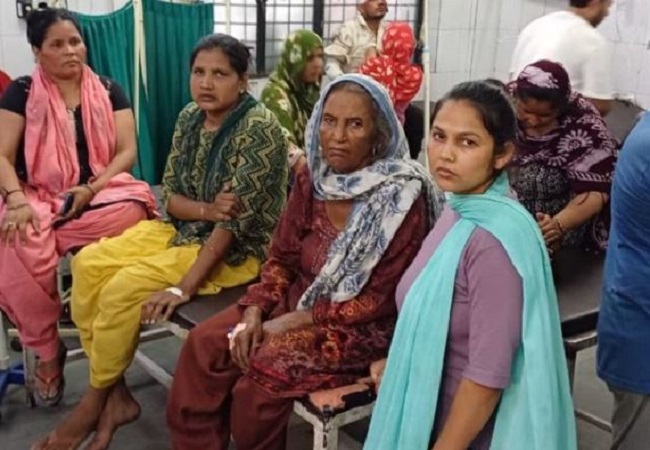 Muzaffarnagar News: तेजाब फैक्ट्री में जहरीली गैस का रिसाव, कई लोगो की तबियत बिगड़ी