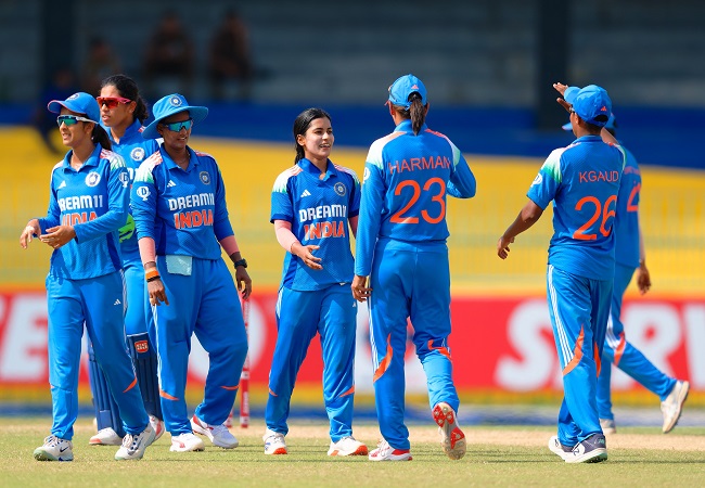 Tri-Nation Series 2025 : फाइनल मुकाबले में टीम इंडिया ने श्रीलंका को 97 रनों से हराया, खिताब पर किया कब्जा
