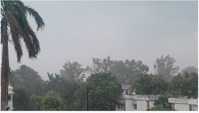 UP Weather U-turn : नौतपा में यूपी में गिरेंगे ओले, 31 जिलों में बारिश ऑरेंज अलर्ट जारी