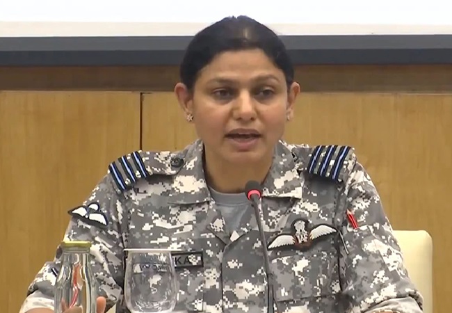 विंग कमांडर व्योमिका सिंह का बड़ा बयान, बोलीं- पाकिस्तानी सेना आगे के इलाकों की ओर अपने सैनिकों को भेज रही