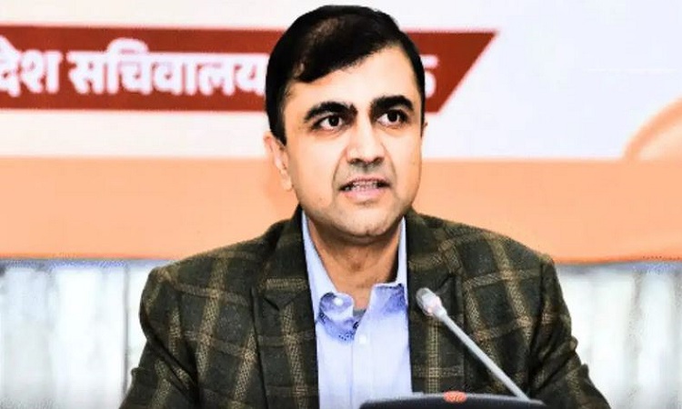 निलंबित IAS अधिकारी अभिषेक प्रकाश की अब बढ़ेंगी और मुश्किलें, हमीरपुर में भी शुरू हुई उनकी संपत्ति की जांच