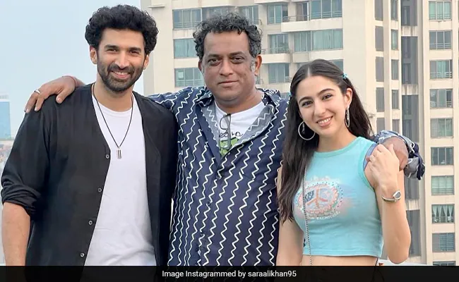 अनुराग बसु की फिल्म ‘मेट्रो… इन दिनों’ का पहला पोस्टर आउट, पहली बार आदित्य रॉय कपूर और सारा अली खान एक साथ आएंगे नजर
