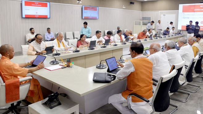UP Cabinet Meeting: कैबिनेट की बैठक में लिए गए कई अहम फैसलों पर लगी मुहर, ट्रांसफर पॉलिसी को मिली मंजूरी