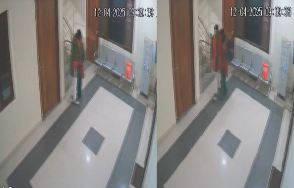 गोंडा के ​BJP जिलाध्यक्ष की आपत्तिजनक वीडियो वायरल, जिलाध्यक्ष ने कहा-महिला को चक्कर आने पर की थी मदद