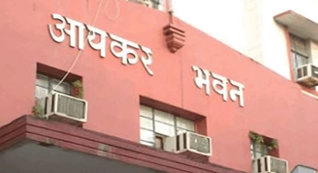 Lucknow News: इनकम टैक्स ऑफिस में IRS अधिकारी गौरव गर्ग पर हमला, कहासुनी के बाद हुआ बवाल