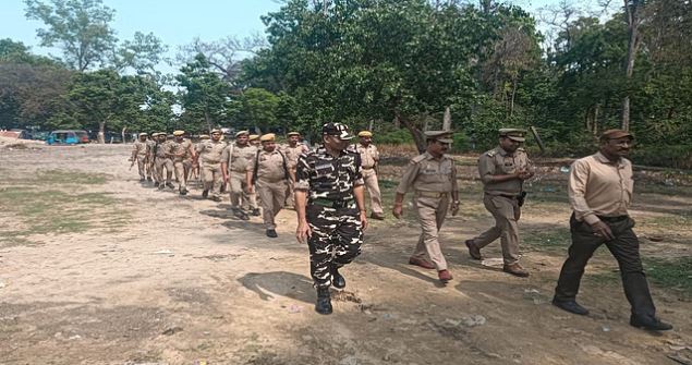 Operation Sindoor: भारत-नेपाल सीमा पर बढ़ाई गई चौकसी, SSB और पुलिस ने की संयुक्त पेट्रोलिंग