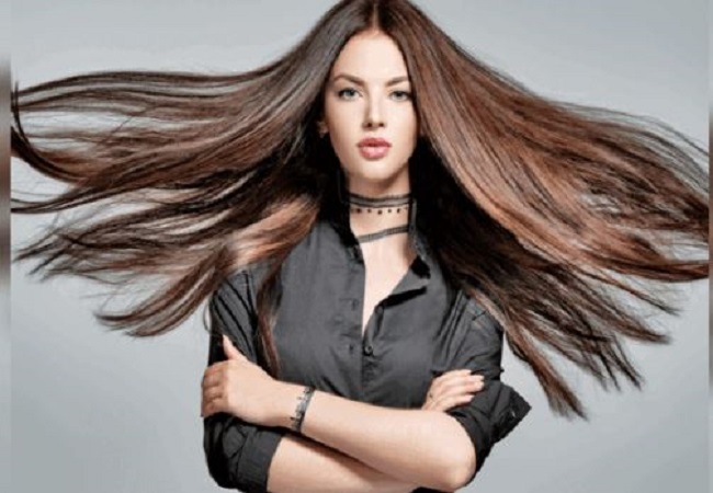 Best hair oil: घने, लंबे और चमकदार बालों के लिए गर्मियों में इन तेलों से करें बालों की चंपी