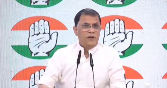 पूरा विपक्ष देशहित में डटा हुआ है, जबकि BJP की ओछी राजनीति में कोई कमी नहीं आई: पवन खेड़ा