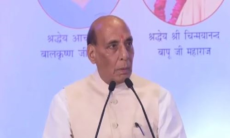 रक्षामंत्री ने पाकिस्तान को दी चेतावनी: कहा-मेरा दायित्व है कि मैं अपनी सेना के साथ मिलकर देश पर आंख उठाने वालों को मुंहतोड़ जवाब दूं