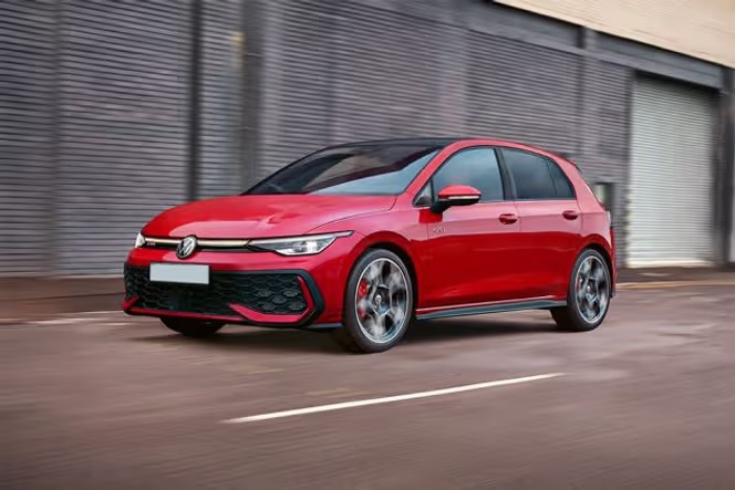 Volkswagen Golf GTI भारत में लॉन्च, 7 एयरबैग की सेफ्टी और 5.9 सेकंड में भरेगी रफ्तार!