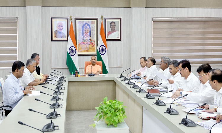 सीएम योगी ने ‘मुख्यमंत्री कृषक समृद्धि योजना’ प्रारम्भ करने के दिए निर्देश, लघु एवं सीमांत किसानों की आय में होगी वृद्धि