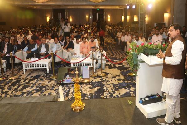 मध्यप्रदेश भी गुजरात की तर्ज पर उद्योगों के विकास का कार्य कर रहा