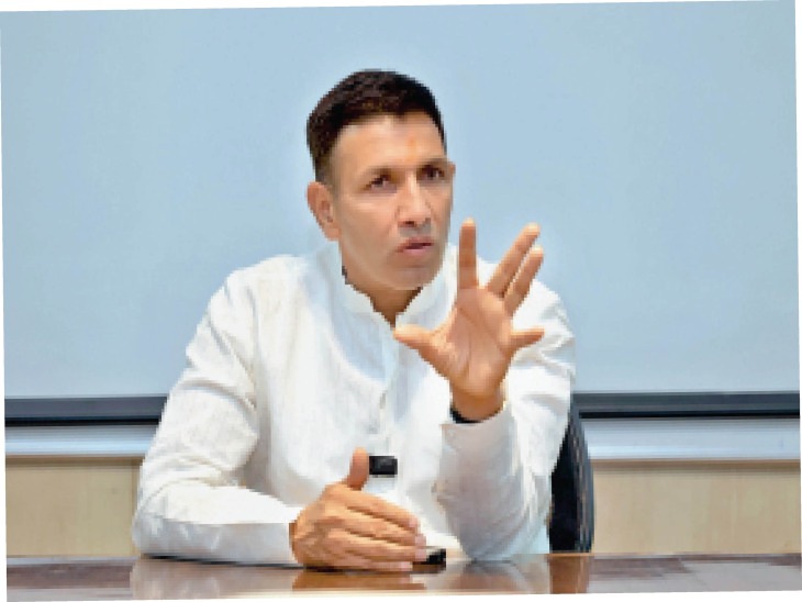 मोहन सरकार की इंदौर में कैबिनेट बैठक पर जीतू पटवारी ने कसा तंज
