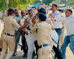 डिप्टी सीएम देवड़ा मुंह काला करना चाहते थे कांग्रेसी, पुलिस ने गिरफ्तार किया