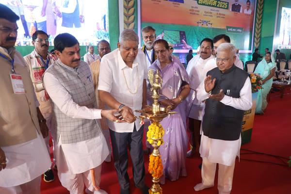 उप राष्ट्रपति ने की सीएम यादव की तारीफ…कहा- लगातार विकास हो रहा है