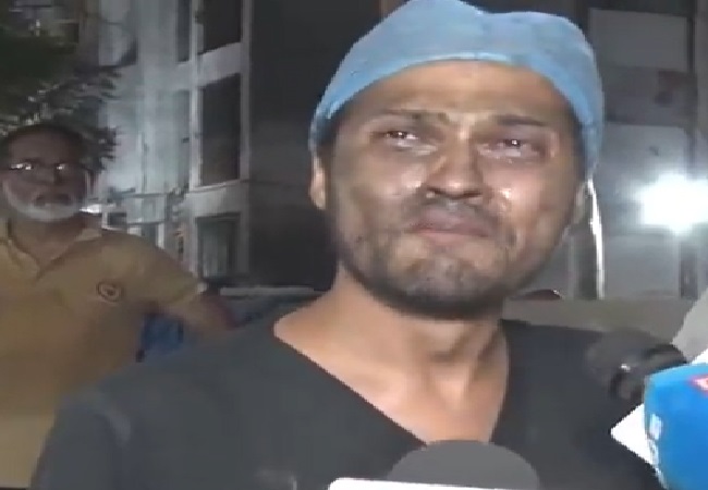 Video: ‘मेरी बच्ची हॉस्पिटल में भर्ती है, प्लीज मुझे घर खाली करने के लिए थोड़ा वक्त दो…’ प्लेन क्रैश के शिकार रेजिडेंट डॉक्टर ने रोते-गिड़गिड़ाते लगाई गुहार