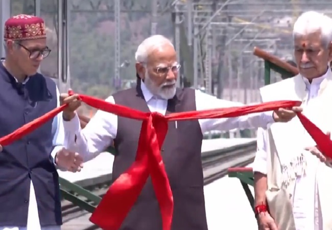Anji Bridge Inaugurates: पीएम मोदी ने दुनिया के सबसे ऊंचे चिनाब रेल ब्रिज का किया उद्घाटन, देश को पहला केबल-स्टेड रेल पुल का भी मिला