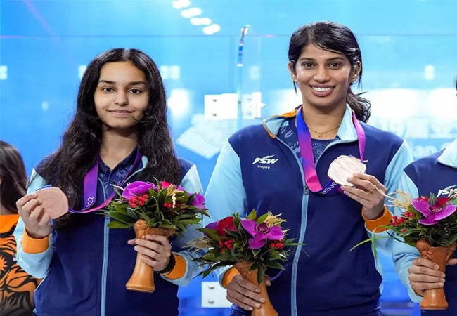 BREAKING: अनाहत और जोशना बनीं एशियाई चैंपियन, स्क्वैश महिला डबल्स के फाइनल में मलेशियाई जोड़ी को हराया