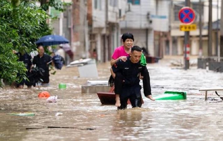 China floods : चीन में बाढ़ ने मचाई तबाही, 6 की मौत , लोगों को प्रभावित इलाकों से निकाला गया