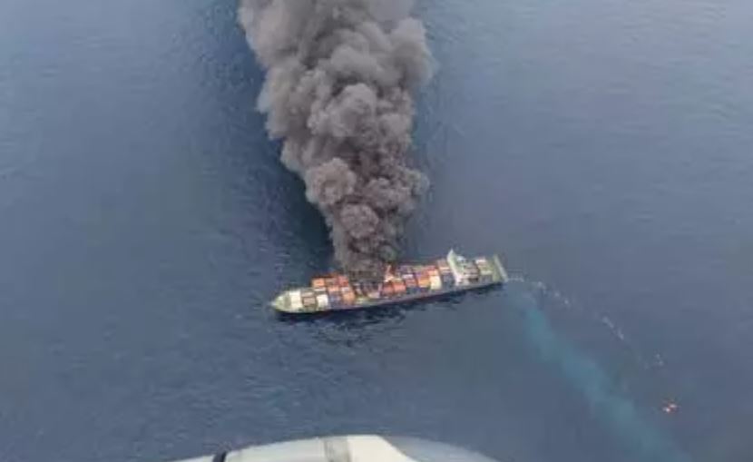 Fire in cargo ship : मालवाहक जहाज में लगी आग, अस्पताल अलर्ट पर , 18  क्रू मेंबर्स को बचा लिया गया