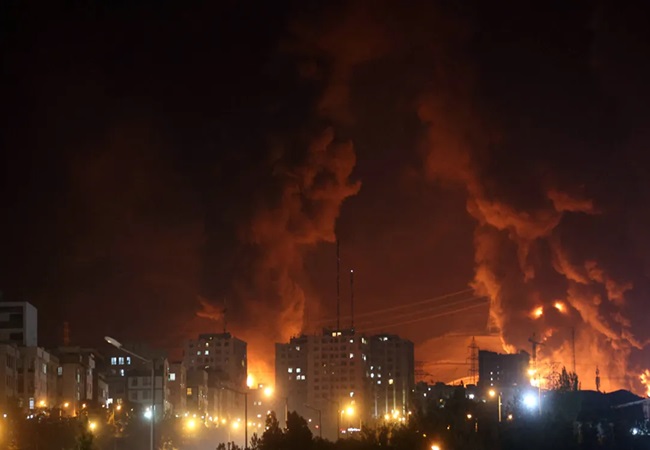 बलिया से धार्मिक यात्रा पर गए 5 लोग तेहरान में फंसे, सांसद सनातन पांडेय ने सरकार से लगाई मदद की गुहार