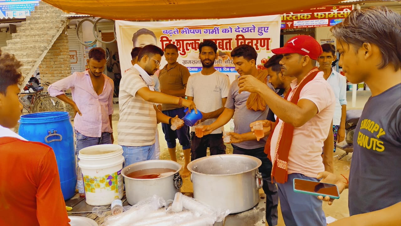 गर्मी में राहत:नौरंगा चौराहे पर निःशुल्क शरबत वितरण,समाजसेवी सूरज दीक्षित ने लगाया स्टाल,राहगीरों को पिलाया शरबत