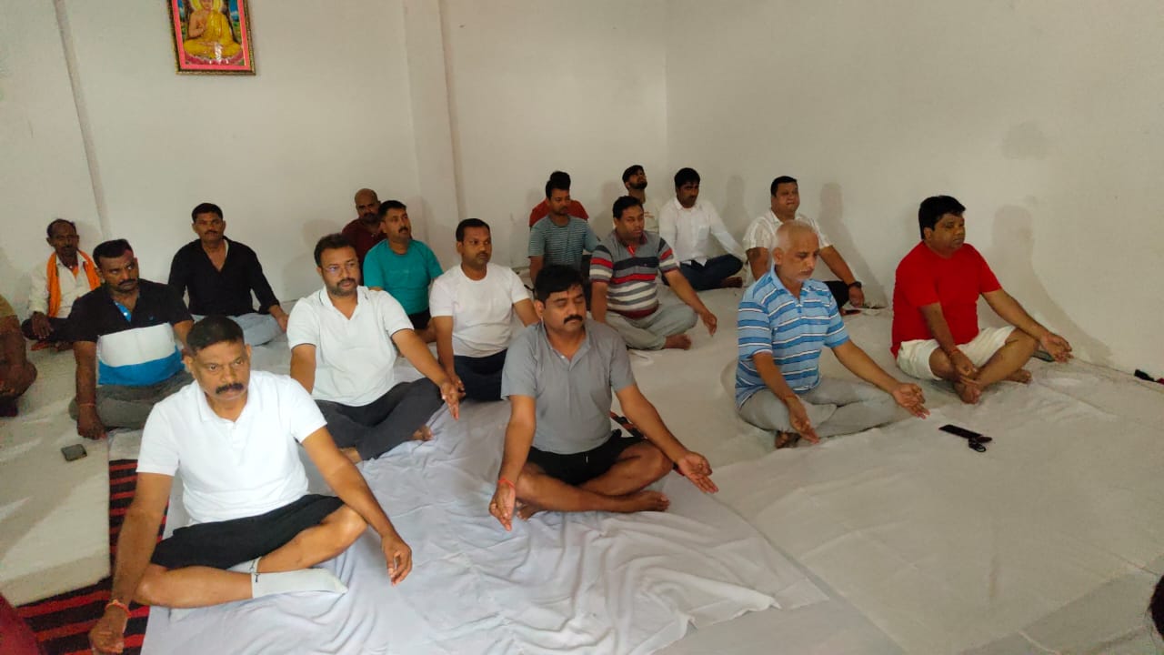 नगर पालिका नौतनवा में योग सप्ताह के अंतर्गत आयोजित हुआ एक दिवसीय योग अभ्यास शिविर