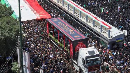 Iran–Israel War : ईरान ने इजरायली हमलों में मारे गए कमांडरों और वैज्ञानिकों का किया अंतिम संस्कार , उमड़ा जनसैलाब