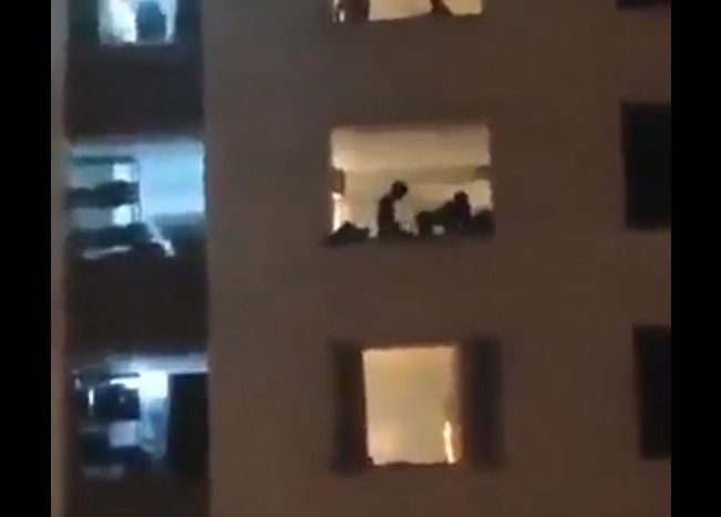 Jaipur Hotel Couple $ex Video Viral : जयपुर में पांच सितारा होटल में पर्दे लगा भूल गया कपल, लोगों ने बनाया प्राइवेट पलों का वीडियो