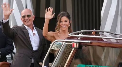 Jeff Bezos-Lauren Sanchez Wedding :  जेफ बेजोस की दुल्हन एंकर और पायलट हैं, जानें एकदूसरे से कैसे कैसे मिले दोनों