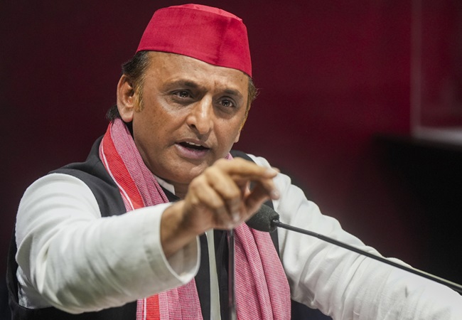 ‘कौशांबी में दो भाजपाई उप मुख्यमंत्री, दो समाज के लोगों को आपस में लड़वा रहे…’ अखिलेश यादव ने भाजपा पर साधा निशाना