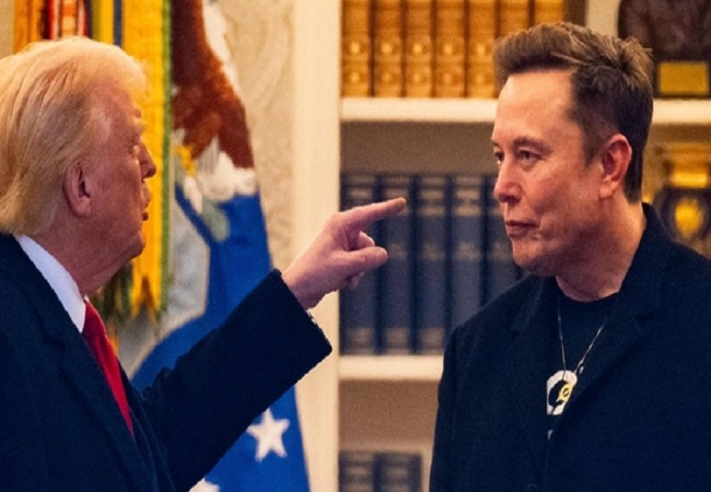 Trump Vs Musk : ट्रम्प से लड़ाई में मस्क के एक दिन में 3 लाख करोड़ रुपये डूबे, टेस्ला के शेयरों में 14 फीसदी की गिरावट