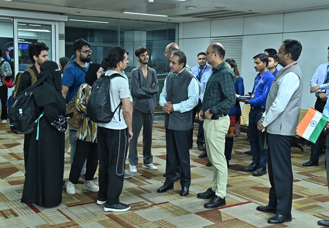 Operation Sindhu First Plane: येरेवन से 110 भारतीयों को लेकर नई दिल्ली पहुंचा रेस्क्यू विमान, ऑपरेशन सिंधु की पहली सफलता