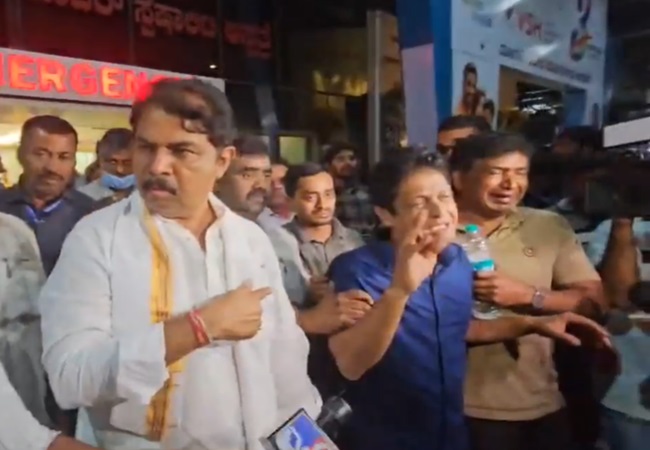 ‘मेरा बच्चा मर चुका है, आगे से ऐसा न हो…’ बेंगलुरु भगदड़ में जवान बेटे को खोने वाले पिता का छलका दर्द