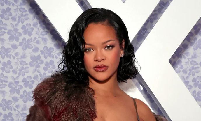 हॉलीवुड सिंगर रिहाना पर टूटा दुखों का पहाड़, 70 साल की उम्र में पिता का हुआ निधन