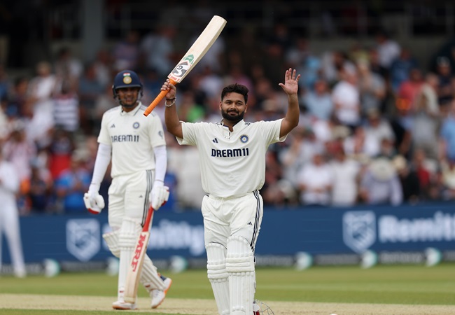 धोनी से आगे निकले ऋषभ पंत, इंग्लैंड के खिलाफ पहले टेस्ट में जड़ा शतक